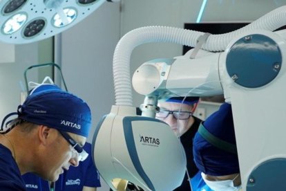 Una de les intervencions en un quiròfan de la clínica Nexus.