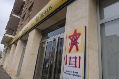 Oficinas de Juneda y Cervera, furgonetas de Lleida y Guissona y buzón de Bellpuig.