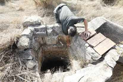 Uno de los pozos que han localizado los Agentes Rurales entre Maials y Llardecans.