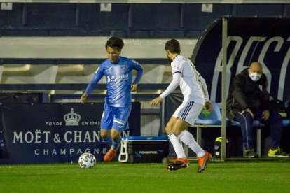 El públic va poder assistir al partit i uns 400 espectadors es van asseure a la grada.