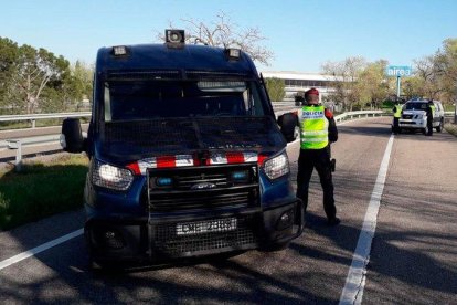 Els consellers, ahir a la compareixença de premsa ahir des del Palau de la Generalitat.