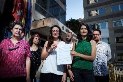 Podemos lleva a Vox a la Fiscalía por un delito de odio contra el colectivo LGTB
