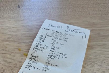 danielle franzoni. La primera cambrera que va rebre 1.800 euros de propina, és a dir, 2.020 dòlars.