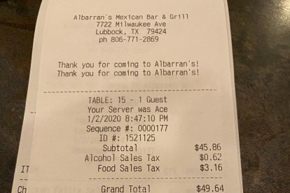 danielle franzoni. La primera cambrera que va rebre 1.800 euros de propina, és a dir, 2.020 dòlars.