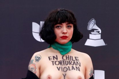 Sanz combinó su veteranía con la juventud de Aitana, Nella y Greeicy.