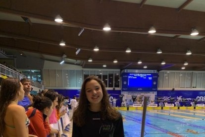 Paula Juste ayer mostrando sus dos oros.