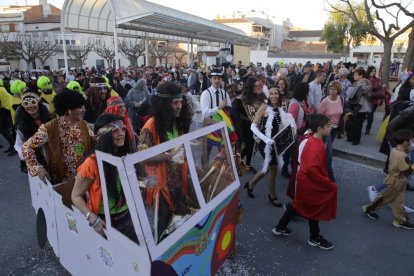 Una de las comprasas de Cervera en la plaza Universitat.