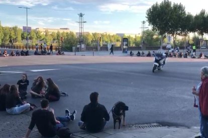 VÍDEO. Una protesta talla l'encreuament del Pont Universitat de Lleida
