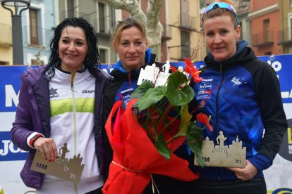 Momento de la salida en una jornada que reunió en Balaguer a unos 600 atletas.