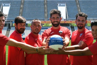 Adrián León, uno de los nuevos fichajes del Lleida, durante la revisión médica de ayer.