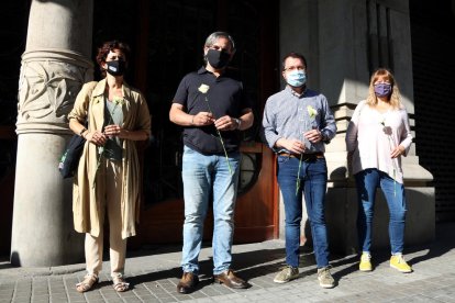 Varios de los manifestantes que ayer recordaron las protestas del 20S en Barcelona.