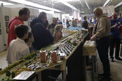Els trens en miniatura van ser aquest cap de setmana els protagonistes d’un certamen que cada vegada té més adeptes.