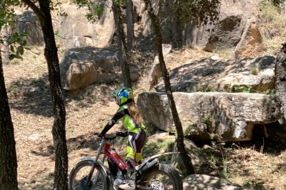 Foto de grup de les 27 pilots assistents al campus, amb els professors que van impartir les classes al circuit lleidatà.