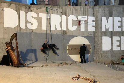 La calle Cavallers es el escenario que acoge un mercado medieval.