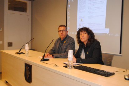 La conferència es va portar a terme a la sala 1 d’Octubre de Bellvís.