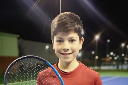 David Gálvez, esquerra, i Víctor Palomar. A la dreta, el jugador del CT Mollerussa.