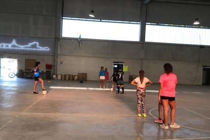 Inici de pretemporada per als dos equips femenins de futbol sala del CEPU
