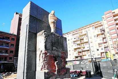 El departamento de Santa Cecília, ahora en obras, acoge desde 1943 los restos de Ricard Viñes, que pidió ser enterrado junto a su madre.