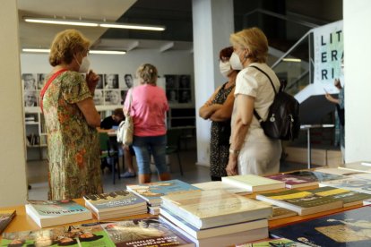 Lleida celebra un Sant Jordi d'estiu