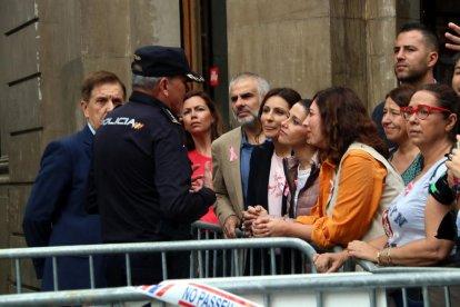 L’alcalde de Lleida, Miquel Pueyo, escolta les manifestacions del president Quim Torra.