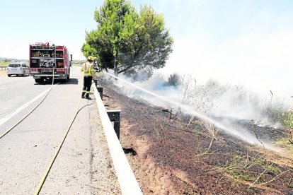 Un foc va afectar una vintena de bales de palla a Bell-lloc.