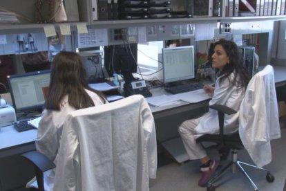 El rector de la UdL, pronunciando un discurso después de la visita a las instalaciones de Biomedicina.