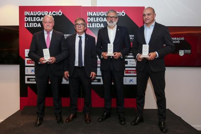 Representants dels clubs i patrocinadors es van citar en la inauguració.