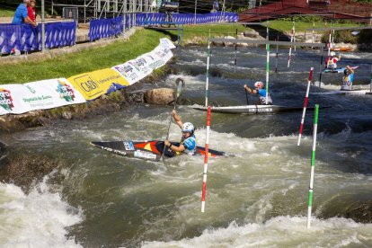 Los equipos se entrenaron ayer en el Parc del Segre para preparar las primeras finales de la competición.
