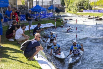 Los equipos se entrenaron ayer en el Parc del Segre para preparar las primeras finales de la competición.