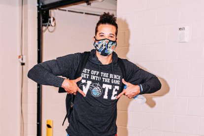 Jugadors de Bucks i Magic entrant ahir al pavelló.