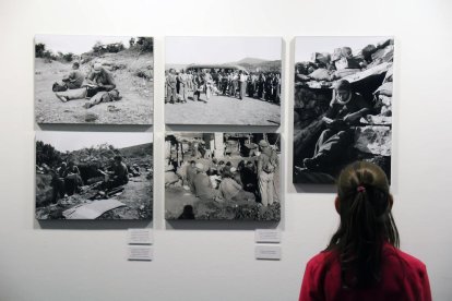 Desfile del Ejército Popular de la República por las calles de Linyola en otoño de 1938.