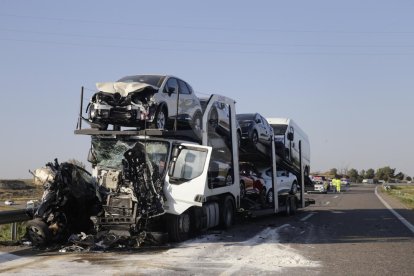 Un muerto y tres heridos en un accidente múltiple en la A-2 en Alcarràs