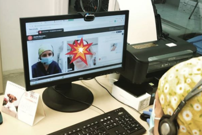 Los trabajadores que acabaron ayer el confinamiento en la Llar d’Avis del Carme de Tàrrega.