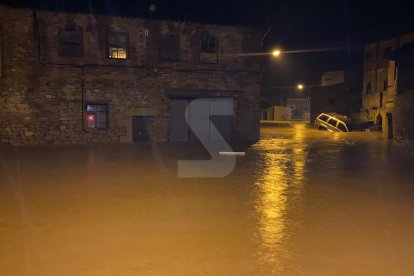 Las calles de l'Albi, convertidas en un mar anoche.