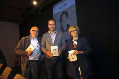 Jesús Navarro (Morera), Pau Minguet (Fundació Viladot) y Manuel Guerrero, comisario del Any Brossa.