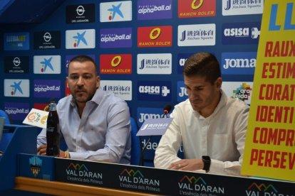 Jordi Esteve y Raúl Fuster durante la presentación del segundo.