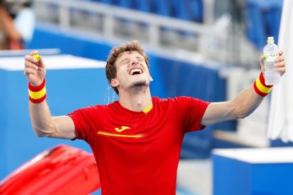 Fátima Gálvez i Alberto Fernández, al podi amb el primer or per a la delegació espanyola.