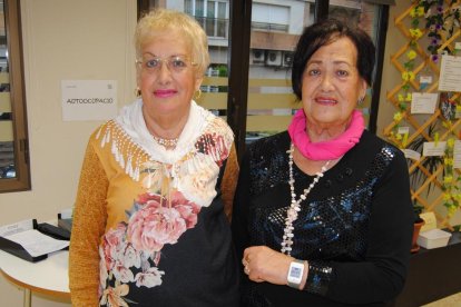 Un dels grups de persones que van a dinar a l’Espai Social.
