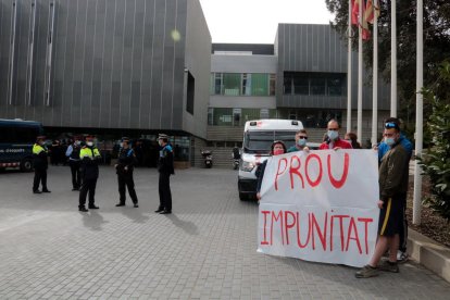 La plataforma de suport a Hasel denuncia una suposada agressió d'un agent de la Urbana de Lleida a un dels seus membres