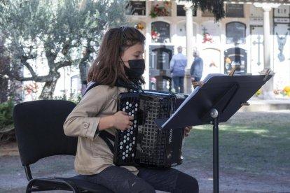Música de acordeón de una alumna del conservatorio, en Cervera.