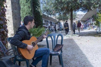 Música de acordeón de una alumna del conservatorio, en Cervera.