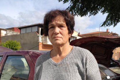 Veïns i equips d’emergència es van coordinar per netejar les zones afectades.