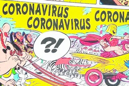 El dibuixant francès Albert Uderzo, amb els dos personatges que el van convertir en un artista universal, els gals Obèlix i Astèrix.