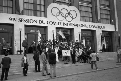 Juan Antonio Samaranch haciendo oficial el sueño.