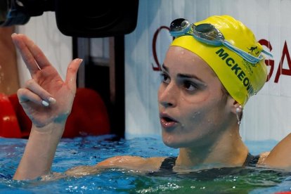 El estadounidense Caeleb Dressel celebra su victoria en los 50 libre para sumar su cuarto oro en Tokio.