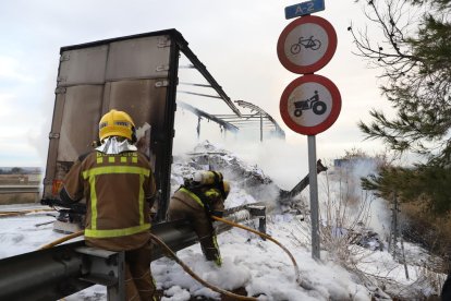 Incendio en una empresa del polígono de Agramunt