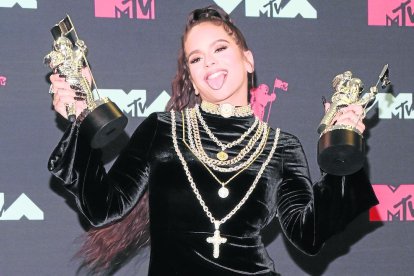 Un moment de l’actuació de Rosalía al Prudential Center de Nova Jersey davant de 20.000 persones.