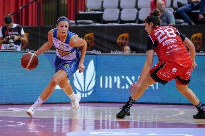 Ariadna Pujol fue una pesadilla para la defensa lucense y contribuyó en todas las facetas del juego para que el Cadí se estrenara con victoria.