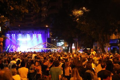 La plaza del Dipòsit acogió la Mostra de Cervesa Artesana.