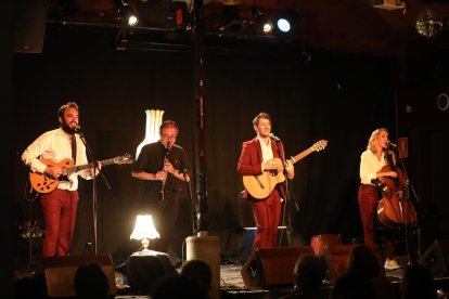 La plaza del Dipòsit acogió la Mostra de Cervesa Artesana.